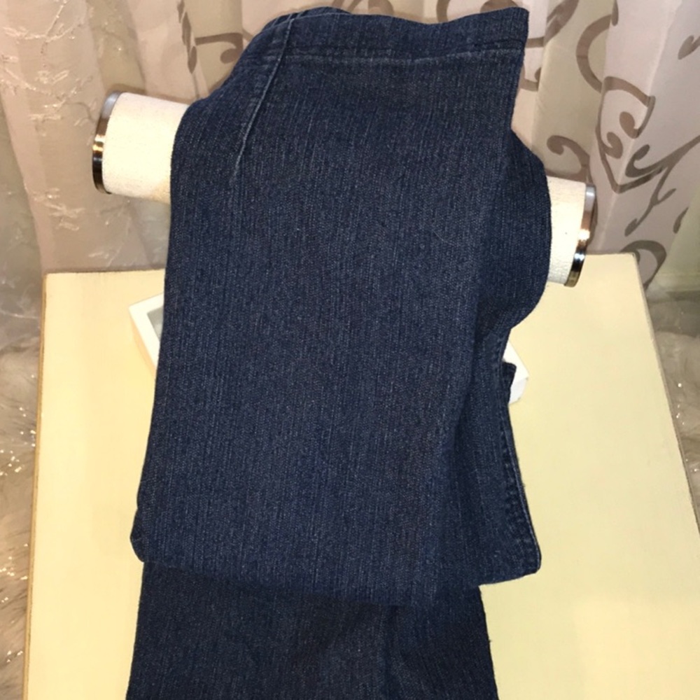 Neat lightweight jean Capri leggings